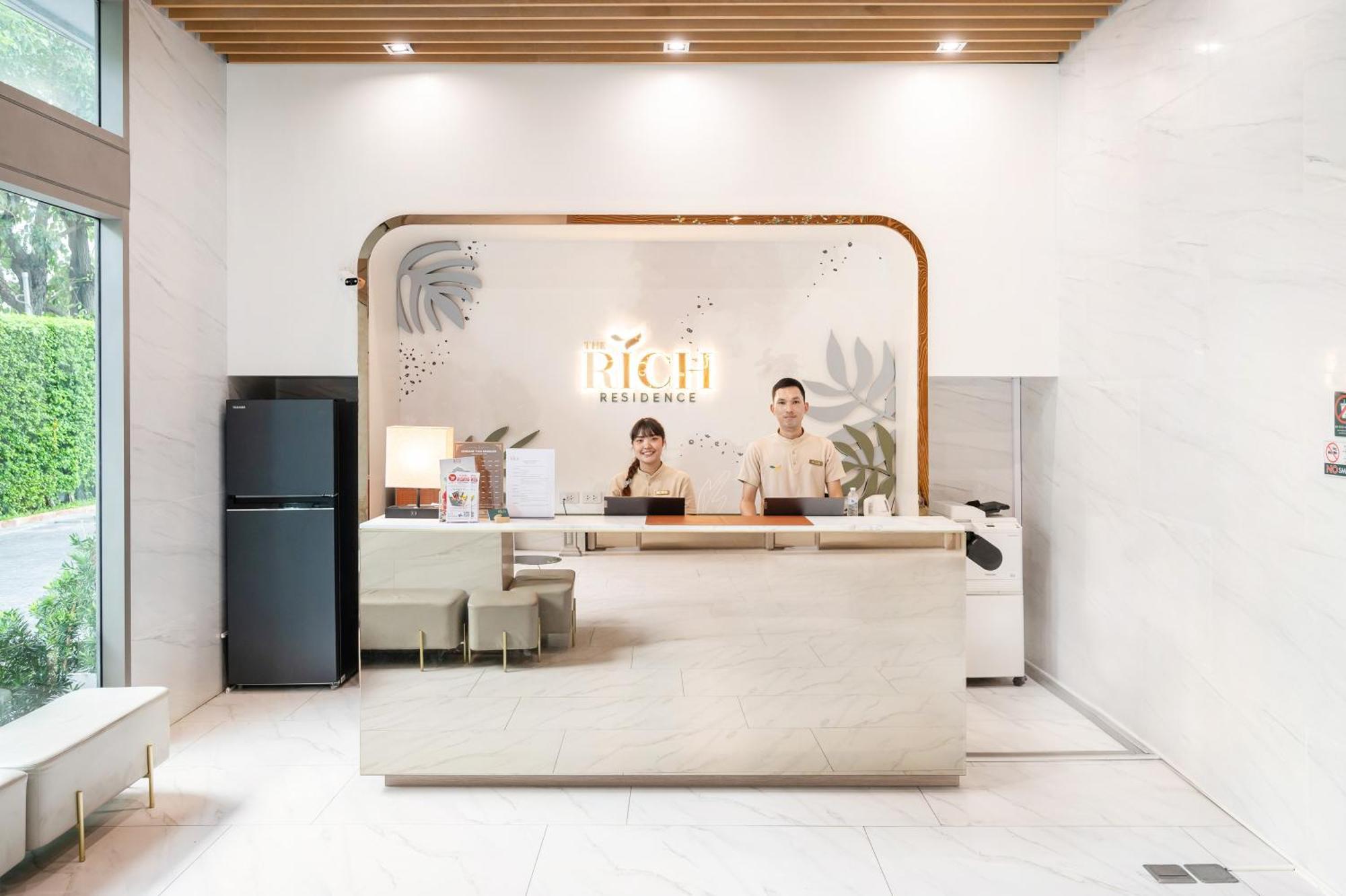 The Rich Residence Sukhumvit Nana Bangkok Luaran gambar