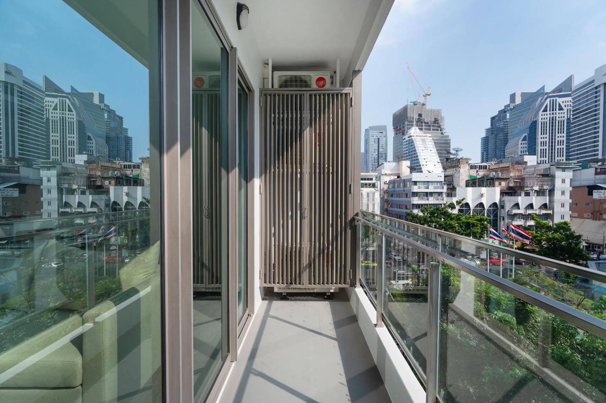 The Rich Residence Sukhumvit Nana Bangkok Luaran gambar