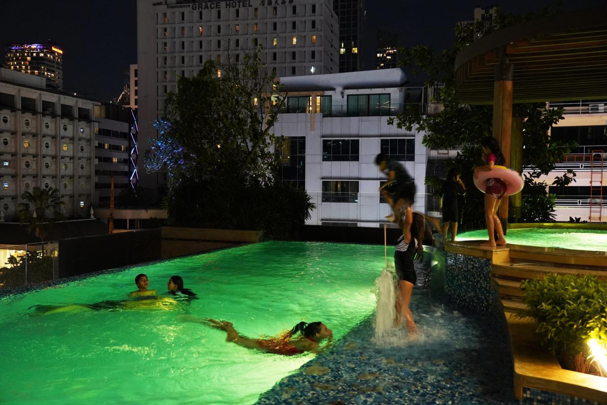 The Rich Residence Sukhumvit Nana Bangkok Luaran gambar